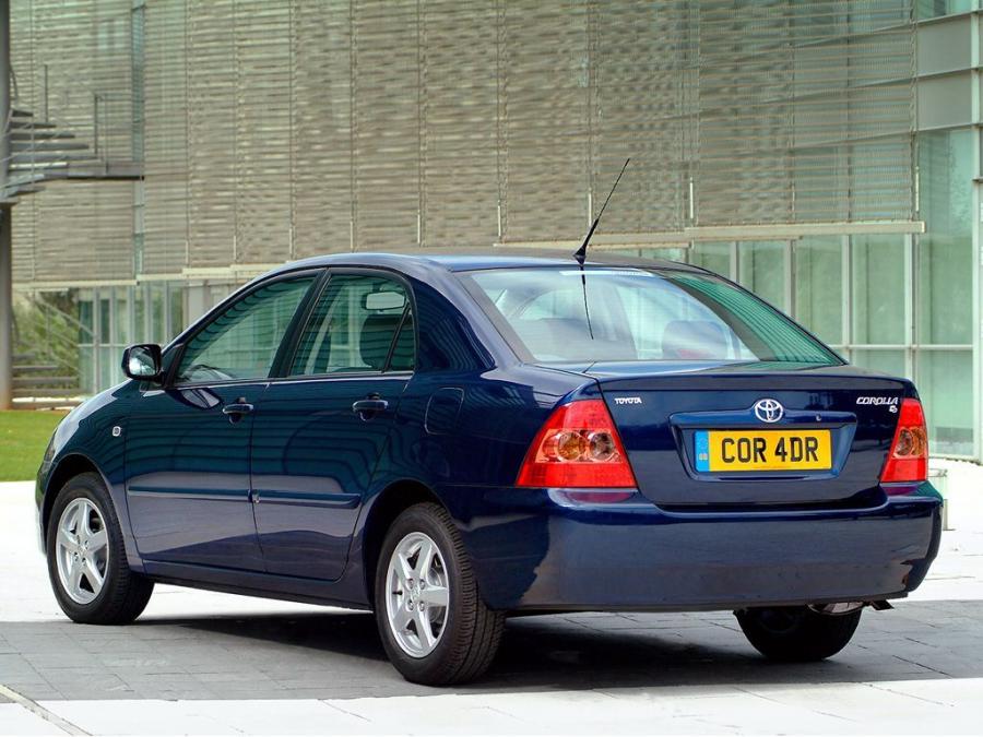  Toyota Corolla Sedan 2004 года  (UK) (фото 8 из 8)